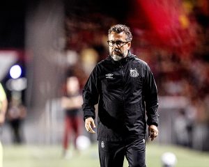 Cleber Xavier analisa situação de Neymar e considera empate positivo