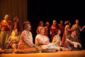 Coro cênico santista se prepara para apresentação em Portugal