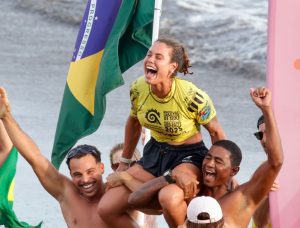 Campeã sul-americana de longboard confirma presença no 2° Torneio Brasileiro Interclubes em Santos
