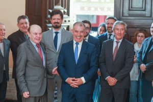 Novo secretário das Comunidades Portuguesas visita Santos
