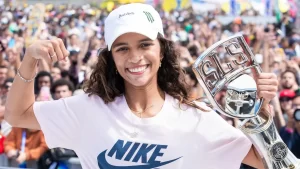 Rayssa Leal domina final e é campeã da etapa de Brasília da SLS