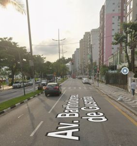 Prédio é evacuado após incêndio atingir apartamento