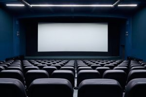 Cine Azul promove inclusão sensorial e social no cinema