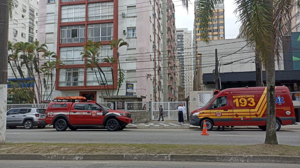 Princípio de incêndio assusta moradores de prédio na orla de Santos