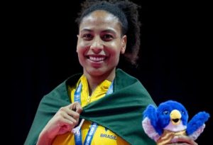 Lutadora de equipe santista de taekwondo é bronze nos Jogos Mundiais Universitários na Alemanha