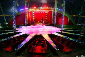 Circo Di Napoli estreia temporada na Praia do Itararé