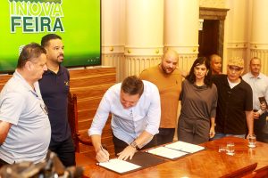 Santos lança programa para modernização do comércio popular