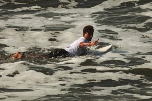 Jovens surfistas agitaram o Quebra-Mar no fim de semana