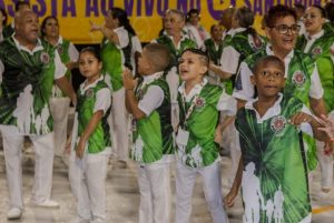 Liga Santos lança Escola de Samba Mirim com participação de 300 crianças da região