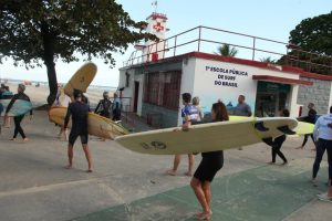 Escola de Surfe de Santos celebra 34 anos neste sábado