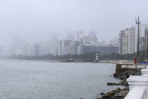 Tempo fica instável e mar permanece calmo, aponta previsão
