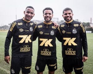 Jogadores do Furia FC fazem intercâmbio no time profissional do Santos