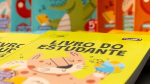 Mongaguá distribui livros didáticos nas escolas públicas