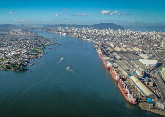 Exportações via Porto de Santos aumentam antes do tarifaço dos EUA
