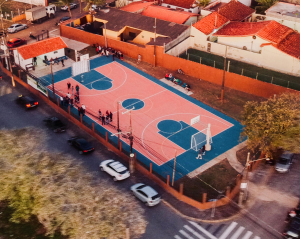 Peruíbe conclui revitalização de quadra no bairro Ruínas