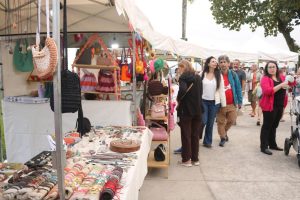 Arraiá da Economia Criativa tem música e artesanato na Ponta da Praia