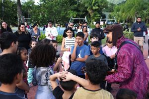 Espetáculo infantil anima o Domingo no Parque