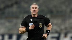 CBF define Anderson Daronco como árbitro da partida de volta entre Palmeiras e Corinthians