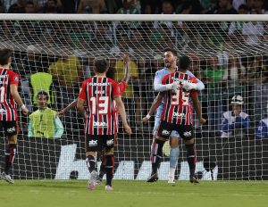 Atlético Nacional desperdiça dois pênaltis e São Paulo segura o empate pela Libertadores