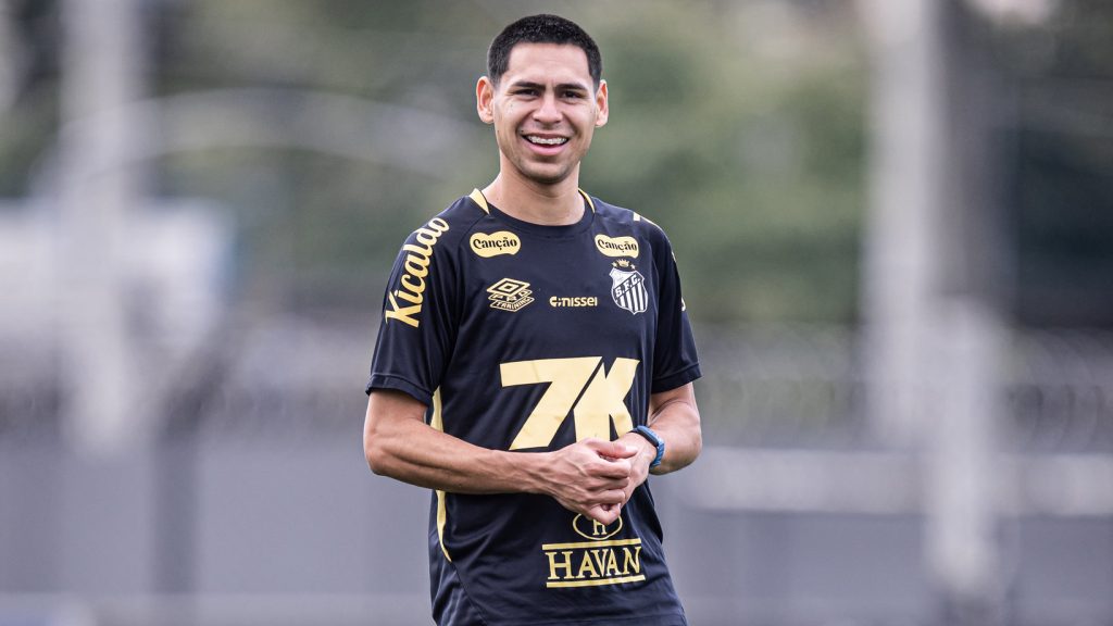 Caballero comemora momento no Santos: ‘É gratificante ver o apoio que estamos recebendo’