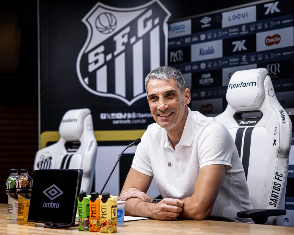 Emocionado, Vojvoda valoriza Neymar, Guilherme e a base do Santos