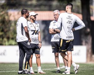 Com a chegada de Vojvoda, Santos faz reformulação e promove Vinícius Marques para técnico do Sub-20