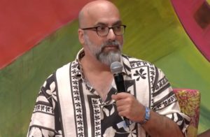 Coincidências e adaptação marcam autor Valter Hugo Mãe na Flip 2025