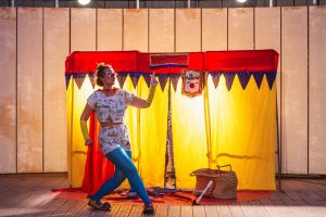 Projeto ‘SUPER M’ leva riso e reflexão a escola municipal santista