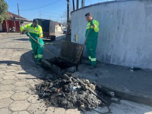 Cubatão realiza serviços de zeladoria e manutenção
