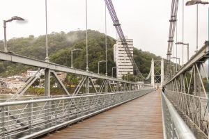 Obras da ciclovia alteram tráfego na Ponte Pênsil