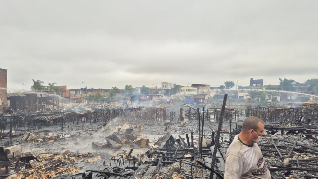 Identificação e auxílio imediato: começa o trabalho com vítimas do incêndio da Vila Gilda