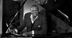 Oscar Peterson, um gênio do jazz que fez o piano cantar
