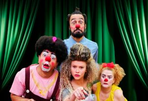Coletivo Circo no Beco apresenta “Os Tolos” em Mongaguá neste fim de semana