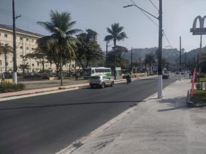 Avenida em Santos recebe melhorias na pavimentação