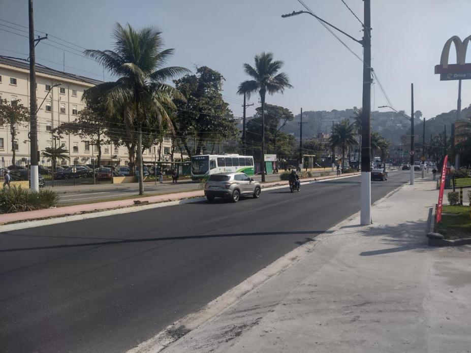 Avenida em Santos recebe melhorias na pavimentação