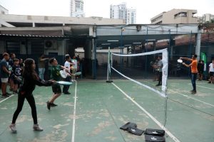 Campeão de Beach Tennis conversou com alunos de escola municipal de Santos