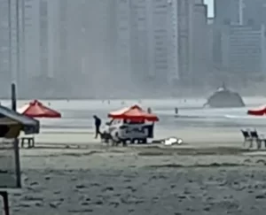 Corpo é encontrado na faixa de areia da Praia do Itararé