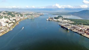 APS contrata empresa para retirar rochas do canal de navegação em Santos