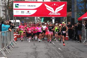 Corrida Afrodite em Santos reúne 6,3 mil mulheres em celebração à força feminina