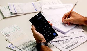 Santos registra 11º mês consecutivo de alta nos índices de inadimplência