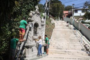 Monte Serrat recebe limpeza dos nichos para festa da Padroeira