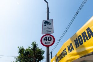 Avenida em São Vicente ganha novo radar e lombadas