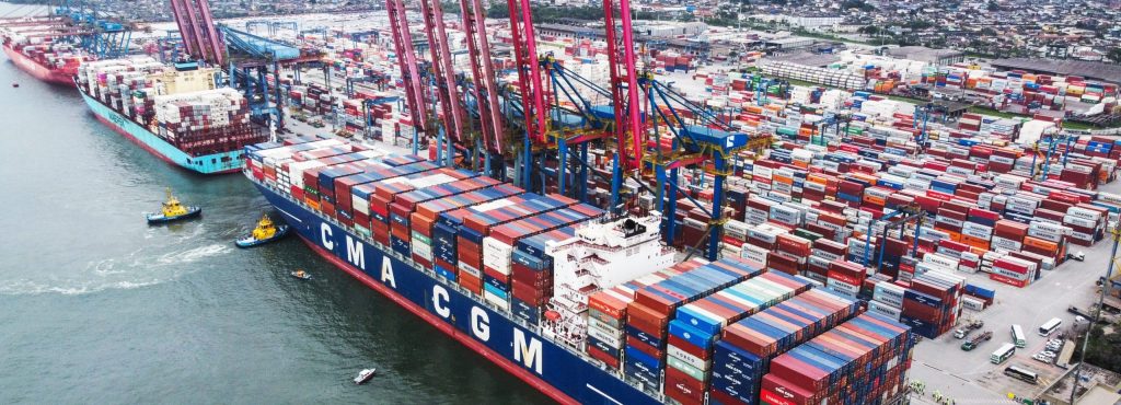 Santos Brasil quebra recorde: 135 mil contêineres operados