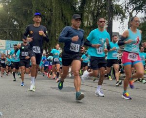 1ª Corrida Histórica reúne mais de 700 participantes no Centro de Santos