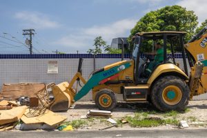 Mutirão retira 160 toneladas de entulho em bairros de PG