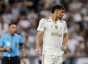 Santos deve anunciar as contratações de Adonis Frías, Victor Hugo e Lautaro Diáz nesta terça-feira