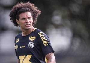 Willian Arão segue se recuperando de lesão na panturrilha e Santos não descarta rescisão contratual