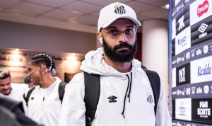 Com poucas oportunidades, Thaciano tem números discretos pelo Santos no Brasileirão