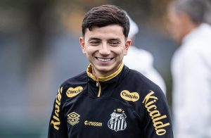 Santos pretende contratar o meia Álvaro Barreal de forma definitiva