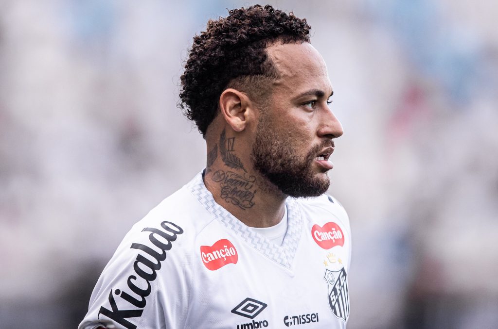 Alexandre Mattos destaca a importância de Neymar no Santos: ‘Vamos fazer de tudo para ele ficar’